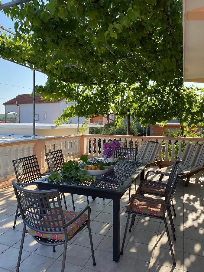 Vila Olive Garden Posedarje